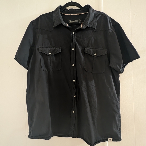 Black Casual Button Down Shirt with Structured Collar - Picture 4 of 5